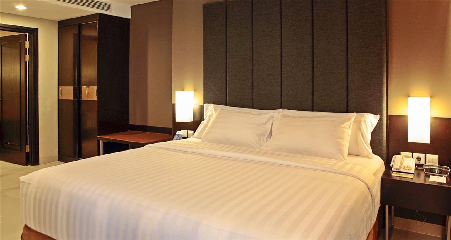 Maestro Hotel Kota Baru Понтіанак Екстер'єр фото