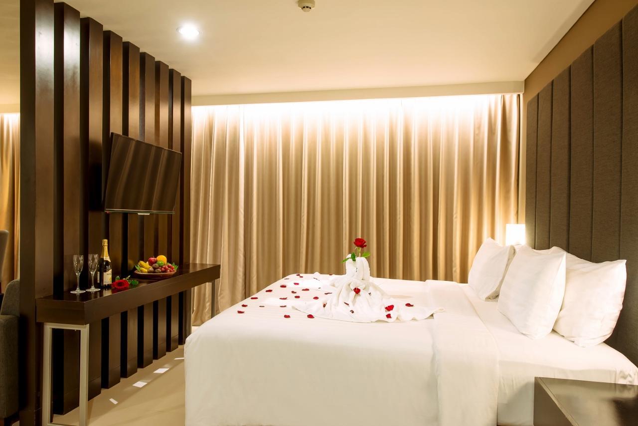 Maestro Hotel Kota Baru Понтіанак Екстер'єр фото