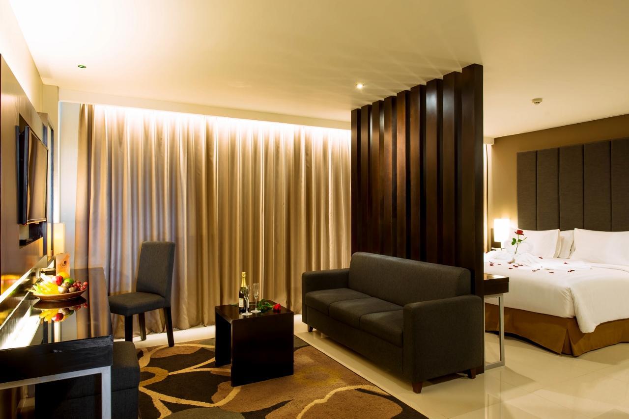 Maestro Hotel Kota Baru Понтіанак Екстер'єр фото