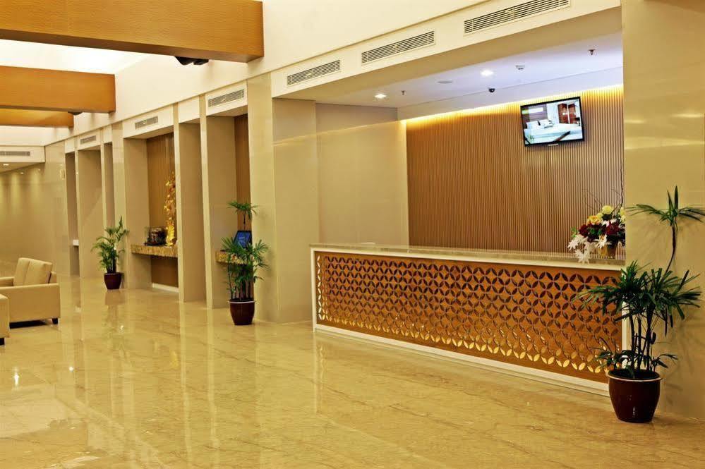 Maestro Hotel Kota Baru Понтіанак Екстер'єр фото