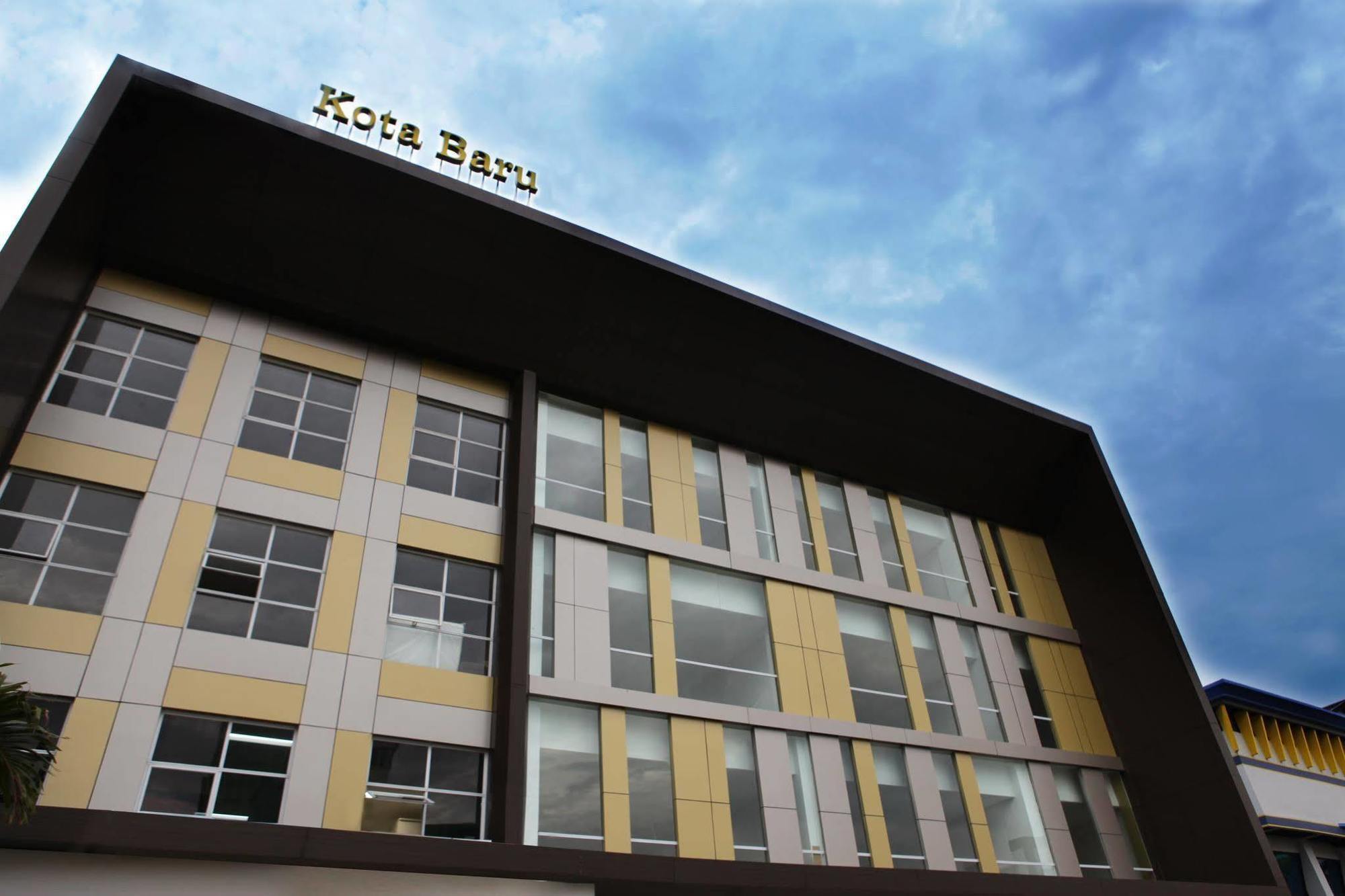 Maestro Hotel Kota Baru Понтіанак Екстер'єр фото
