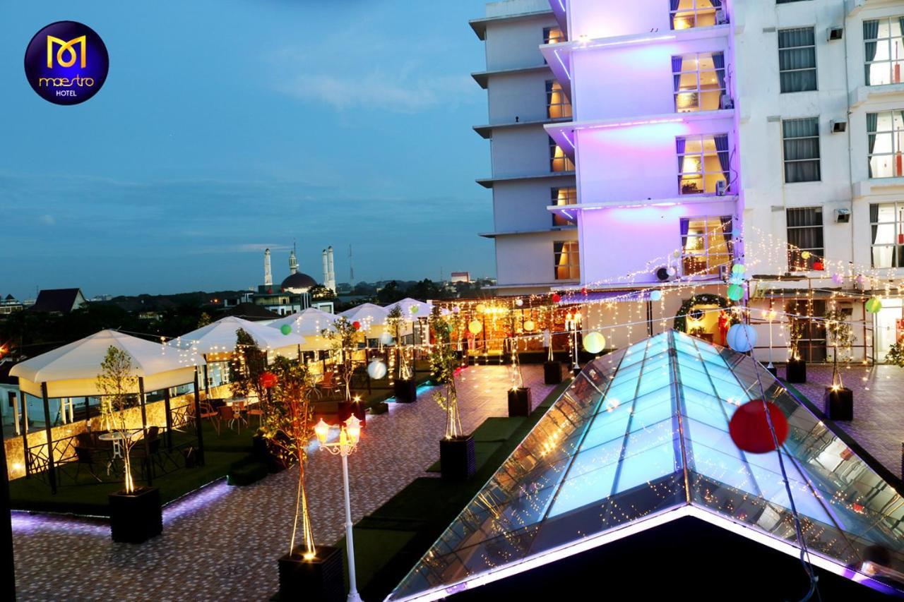 Maestro Hotel Kota Baru Понтіанак Екстер'єр фото